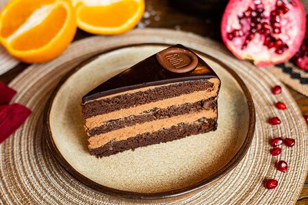 Шоколадный торт с лимонным джемом