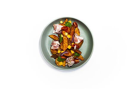 Картофельные дольки с беконом