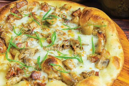 Лепешка с томленой уткой и грибами