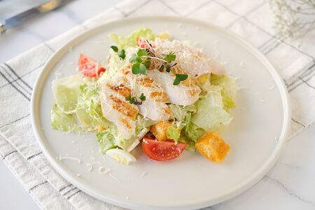 Цезарь с курицей