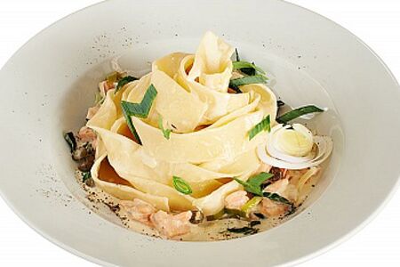 Паппарделле с лососем