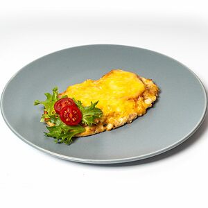 Филе куриное, с томатами под сыром запеченное