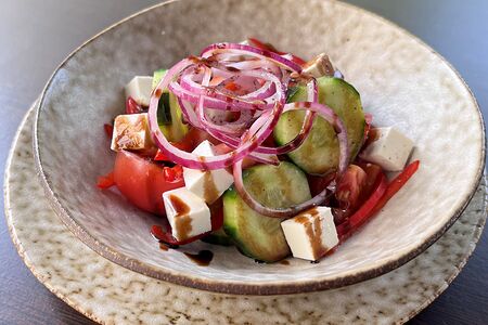 Салат Греческий из свежих овощей с брынзой
