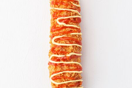 Корн-дог с сосиской в кукурузных хлопьях