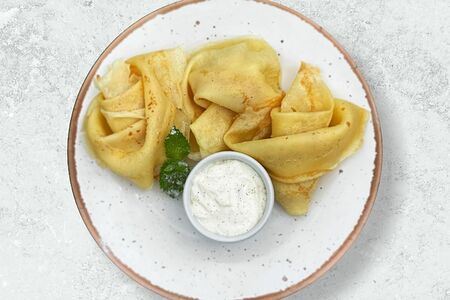 Блинчики со сметаной