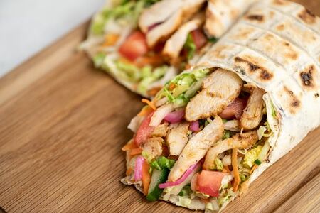 Шаверма с курицей с мангала