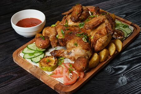 Цыпленок табака с овощами