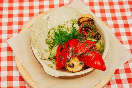 Куриные котлетки с овощами