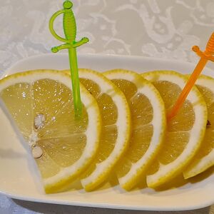 Дольки лимона