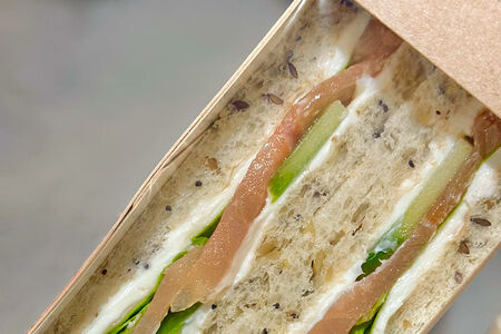 Сендвич с лососем