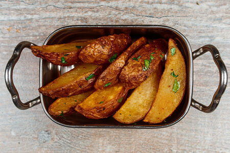 Запеченный молодой картофель