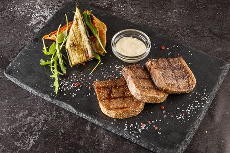 Язык на гриле