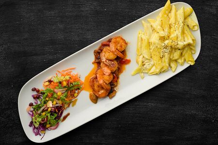 Тарелка с креветками