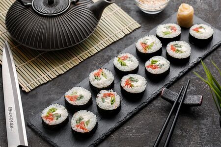 Ролл Футомаки с лососем