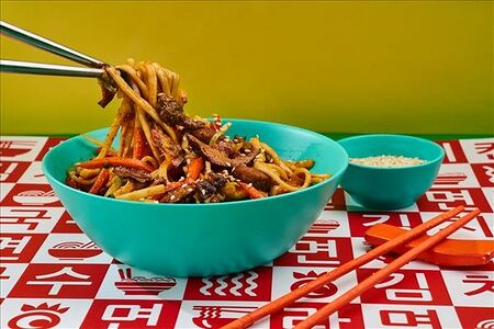 Вок Удон с говядиной в жгучем соусе