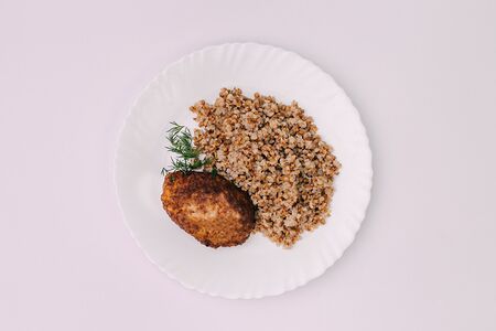 Гречка с котлетой
