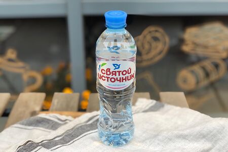 Вода Святой Источник негазированная