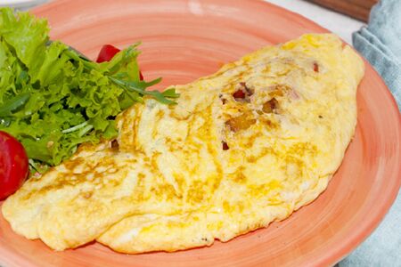 Омлет с овощами и добавками