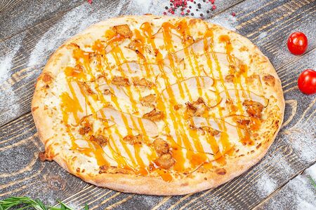 Пицца с цыпленком терияки и грушей