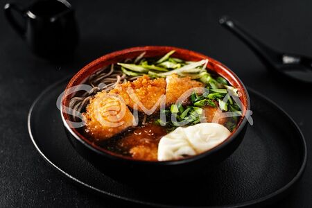 Рамен со свининой (лапша яичная)