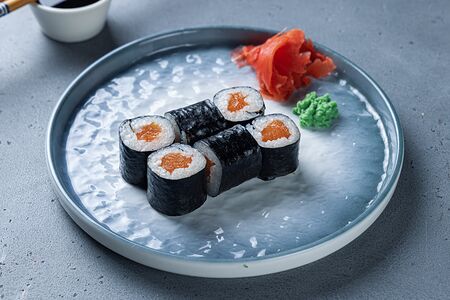 Хосомаки с лососем