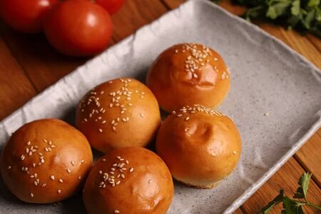 Булочка с кунжутом
