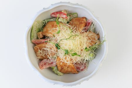 Салат Цезарь с курицей