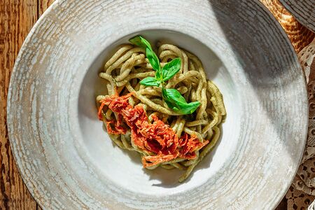 Спагетти с песто