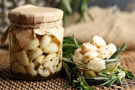 Чеснок маринованный