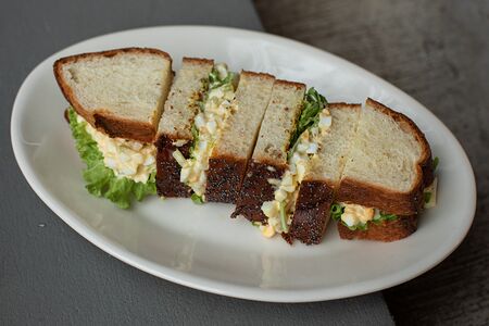 Сэндвич с яичным салатом