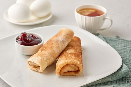 С творогом блинчик фаршированный