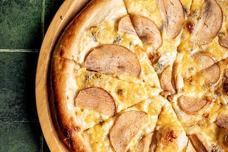 Пицца Горгонзола с грушей