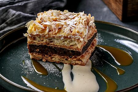 Миндальный с калифорнийским черносливом