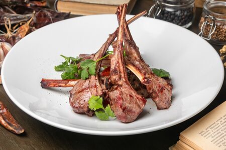 Корейка ягнёнка на кости