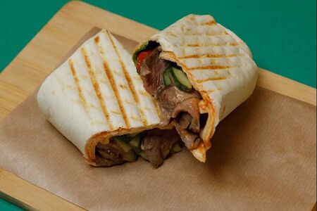 Ролл с ростбифом