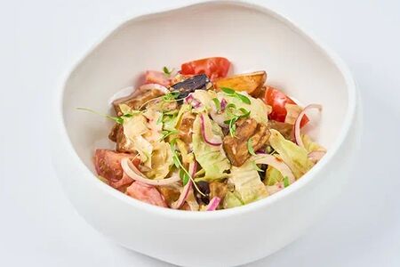 Салат с хрустящими баклажанами