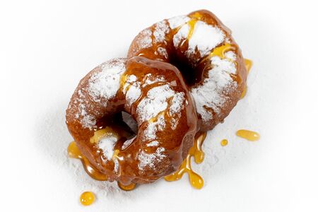 Дабл пончик с карамелью