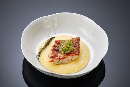 Филе балтийского судака в огуречном маринаде с картофельным пюре