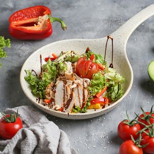 Հավով և ավոկադոյով աղցան