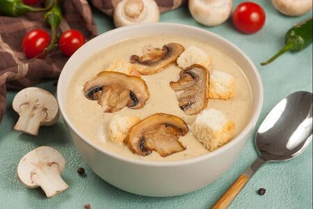 Грибной крем-суп с гренками