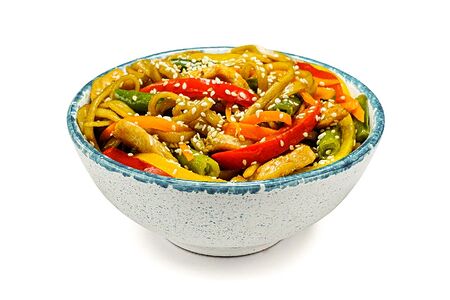 Удон с курицей в кисло-сладком соусе