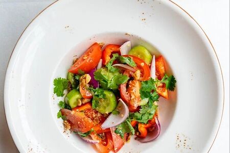 Салат овощной по-грузински