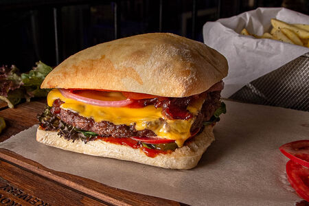 Фирменный бургер Папа Горький