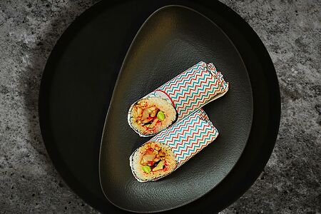 Суширрито цыпленок, тобико, спайси Ххl