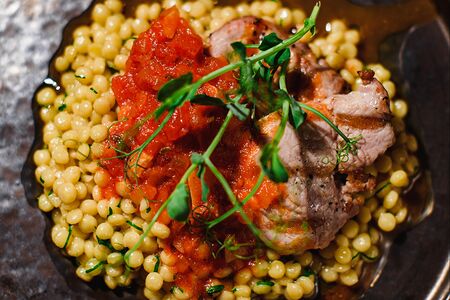 Медальоны из свинины