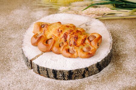 Сосиска в сыре