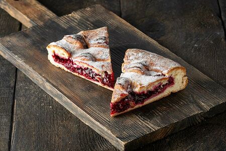 Пирог с вишней