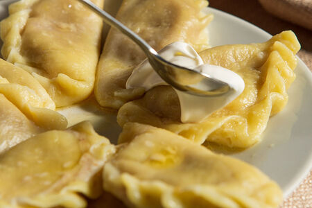 Вареники с творогом и клубникой