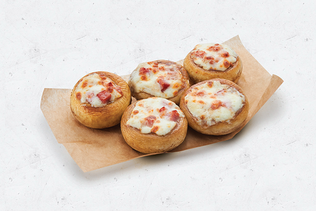 Шампиньоны с беконом