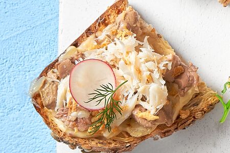 Брускетта с подкопченной треской